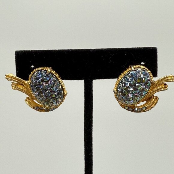 Vtg Gold-Tone Clip-On Earrings Aurora Borealis Rhinestones Textured Oval Design - Picture 2 of 12